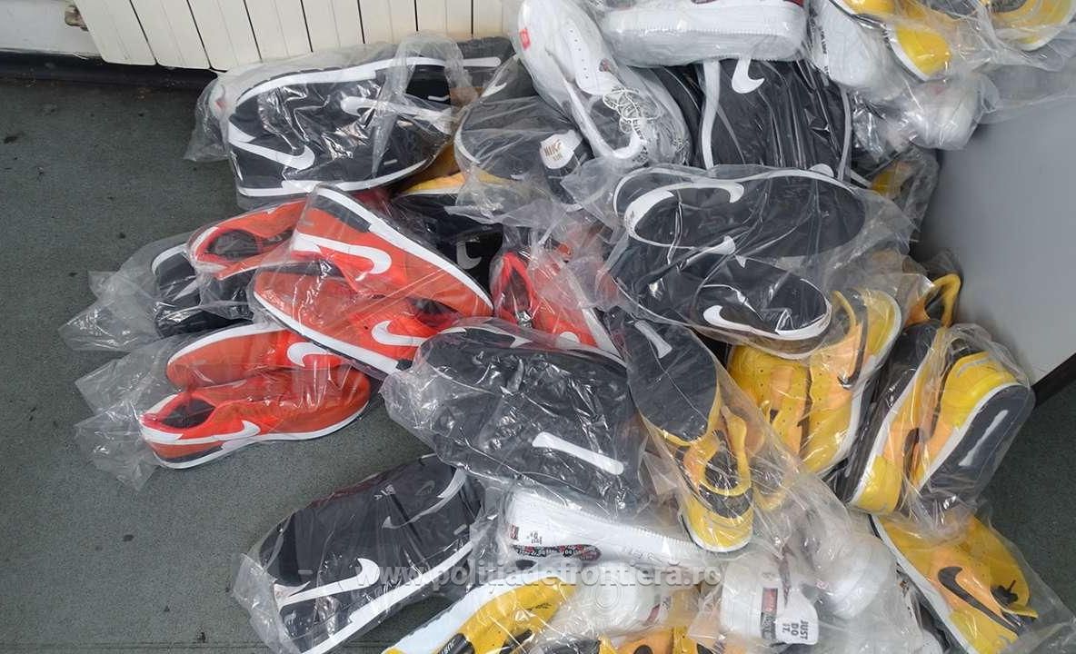 "Fake-uri" confiscate de polițiștii de frontieră la Giurgiu