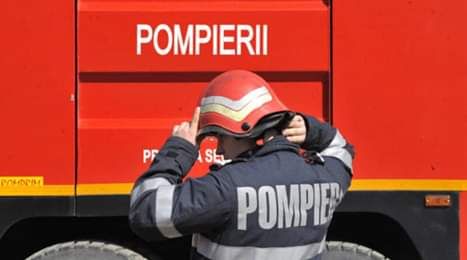 Bătrână blocată în casă, salvată de pompieri