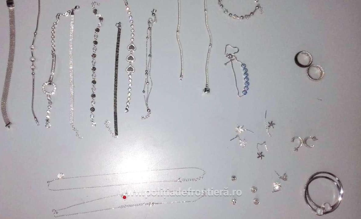 400 grame de bijuterii din argint descoperite la Punctului de Trecere a Frontierei Giurgiu