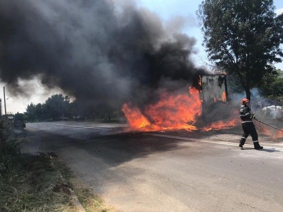 TIR în flăcări pe Șoseaua Prieteniei din Giurgiu