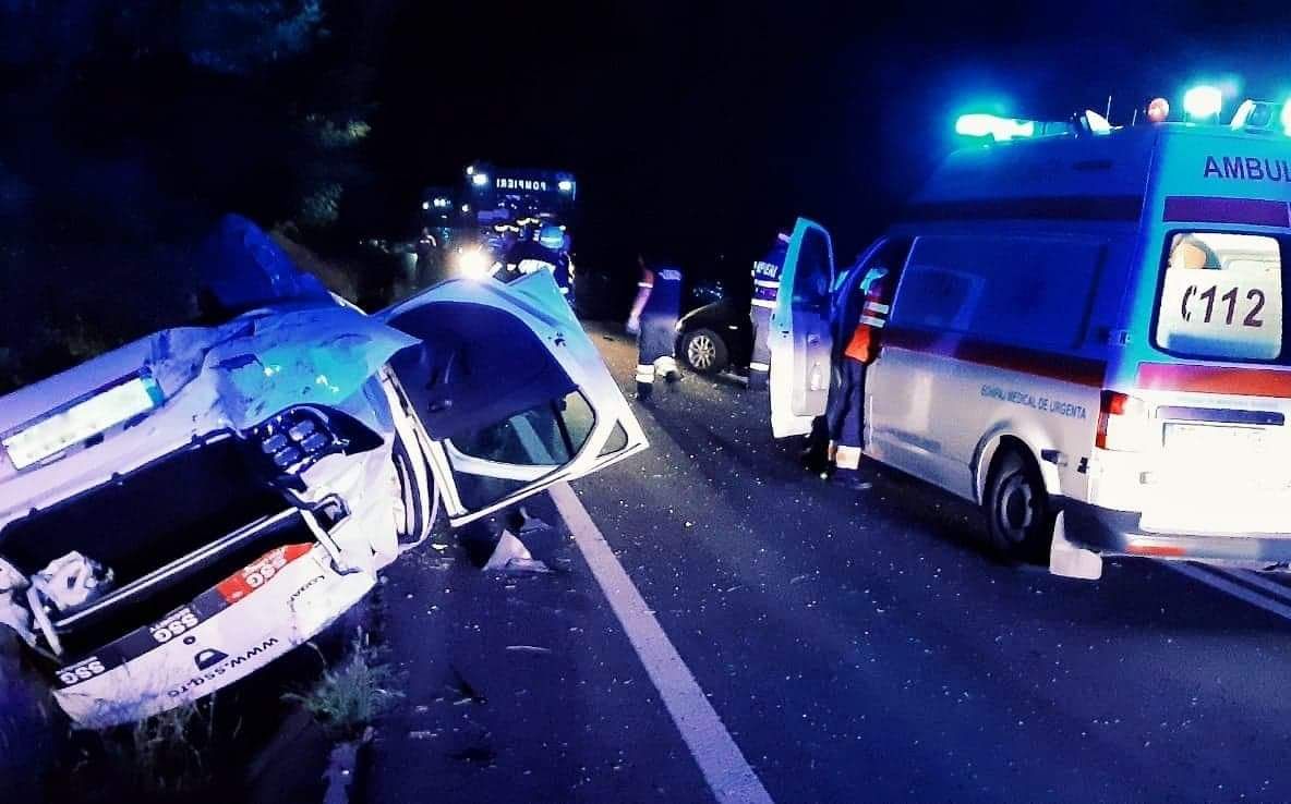 Două persoane au ajuns la spital, în urma unui accident rutier pe DN 6