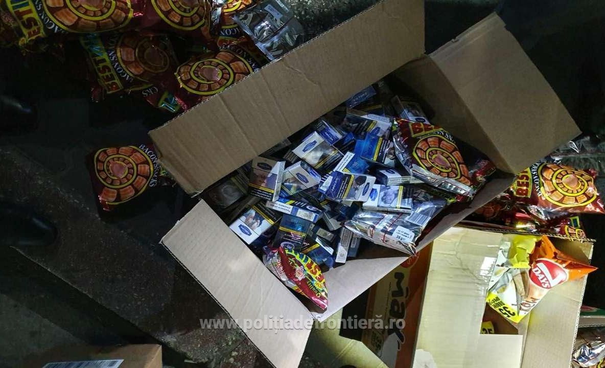 Ţigări, textile și încălţăminte contrafăcute, descoperite la Vama Giurgiu
