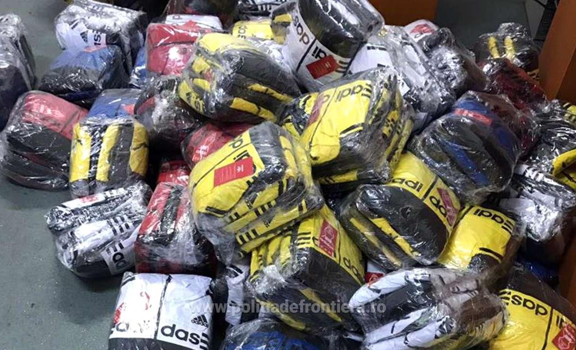 Aproximativ 1200 articole textile confiscate la frontieră