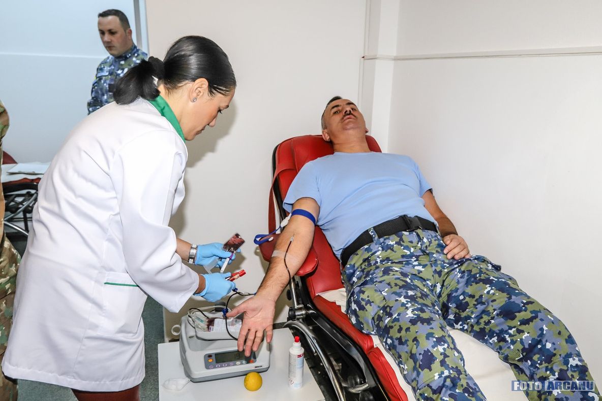 Zeci de militari din cadrul Regimentului 74 PATRIOT au donat sânge la Centrul de Transfuzii