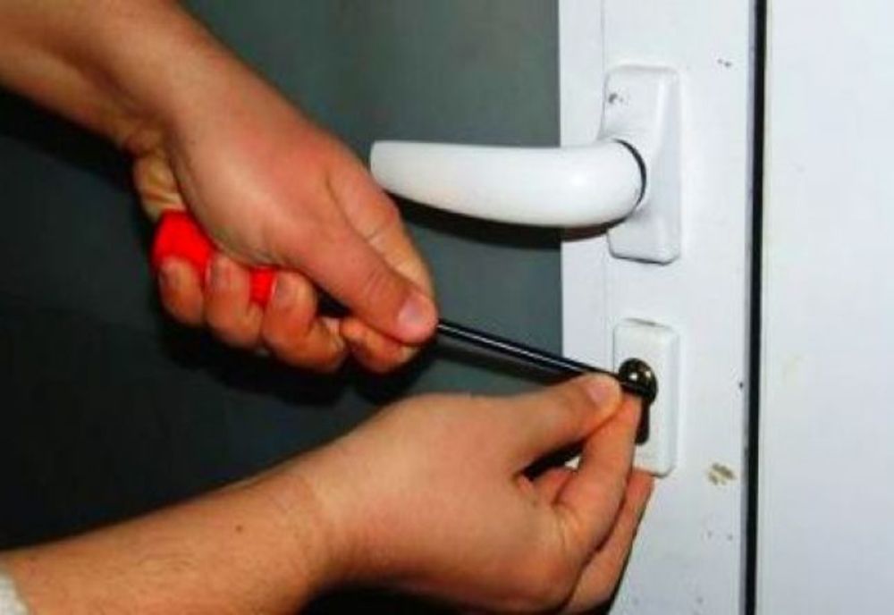 Minori cercetați pentru furt calificat