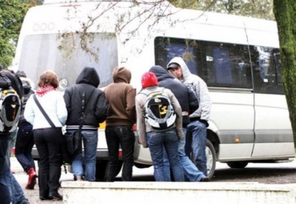 Transport gratuit pentru elevii giurgiuveni care fac naveta, pe baza carnetului de note