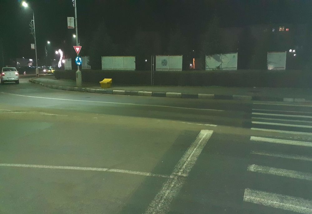 O mașină a lovit un adolescent pe o trecere de pietoni din Giurgiu
