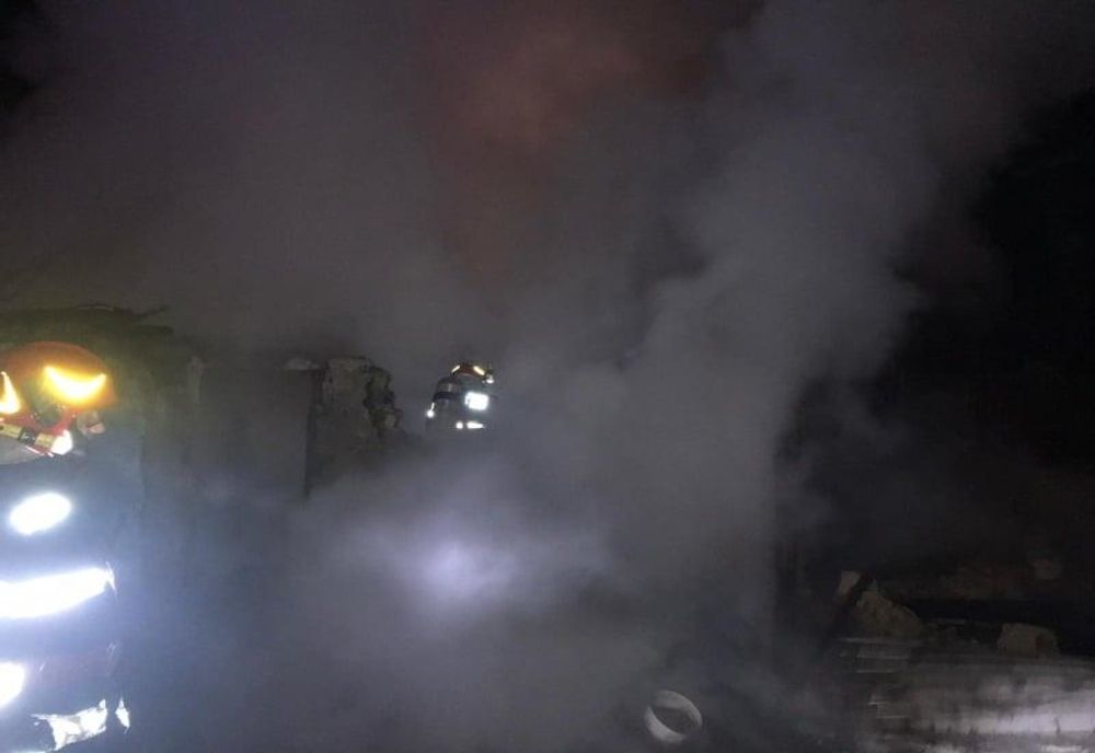 Incendiu izbucnit la o casă din localitatea Remuș
