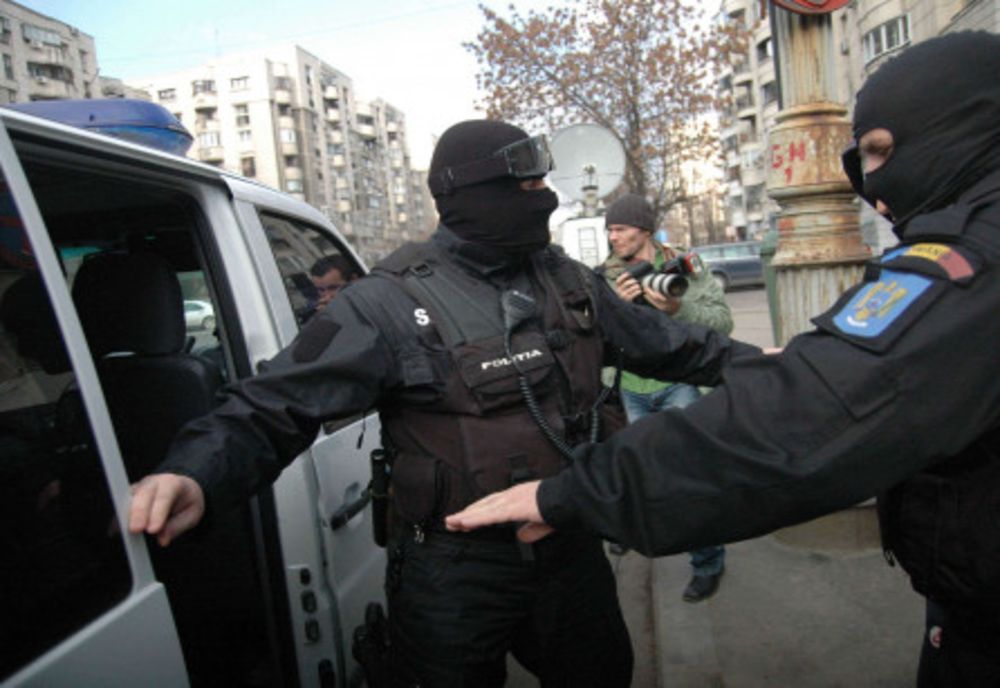 Două persoane reținute în dosarul deșeurilor