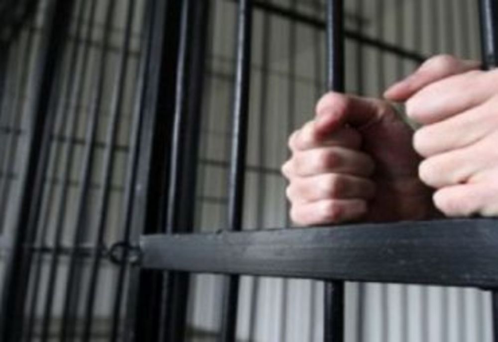 Bărbat condamnat pentru săvârșirea infracțiunii de tentativă de viol și violare de domiciliu