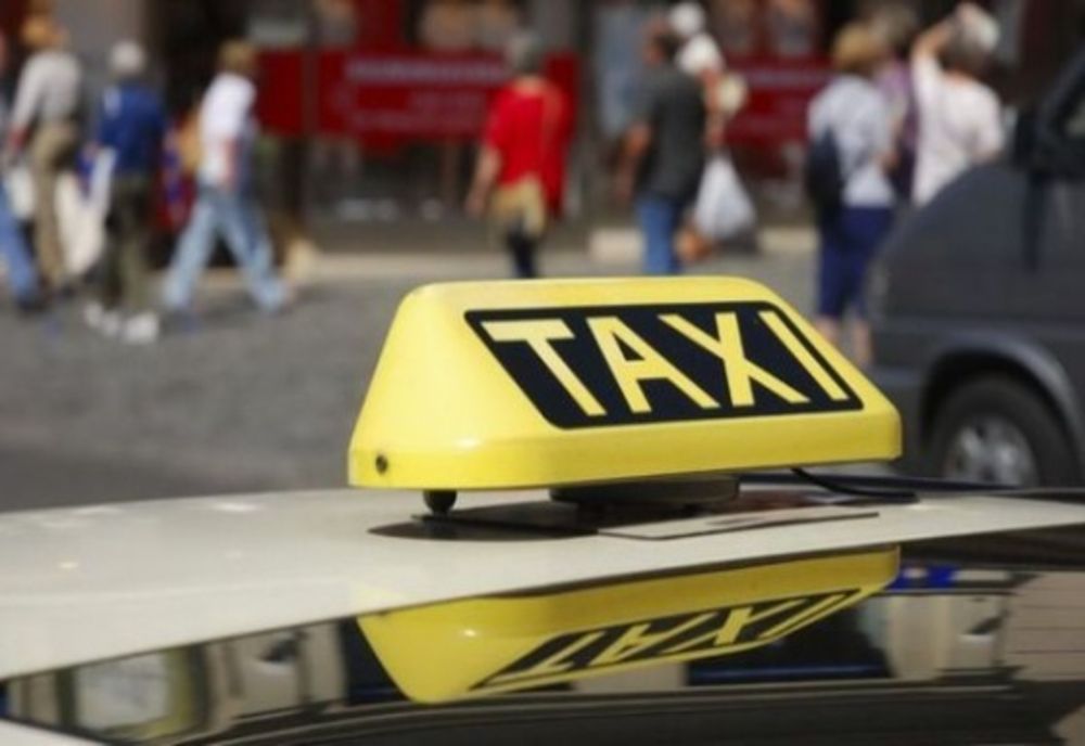 Taximetrist din Giurgiu, înjunghiat de un client. Strigătele de ajutor au fost auzite prin staţie de colegii lui 