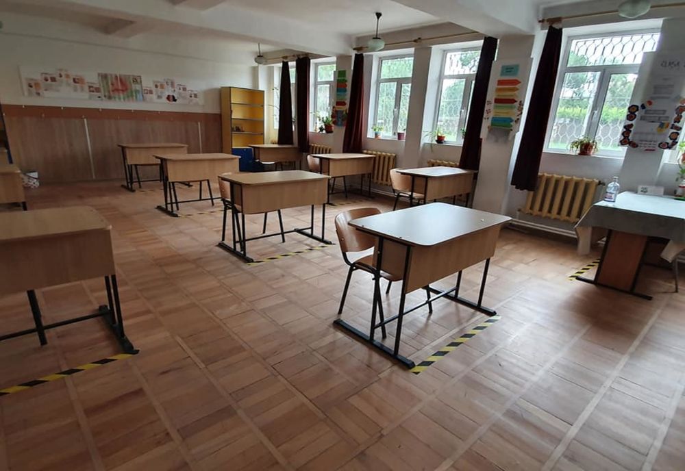 Mâine se redeschid şcolile. Mai mult de 70 % dintre elevii giurgiuveni au anunţat că vor veni la pregătire