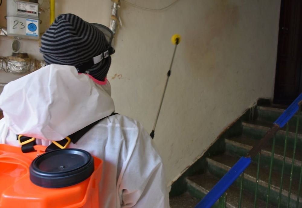 Autoritățile din Giurgiu dezinfectează străzi, instituții și spații publice de teama COVID 19