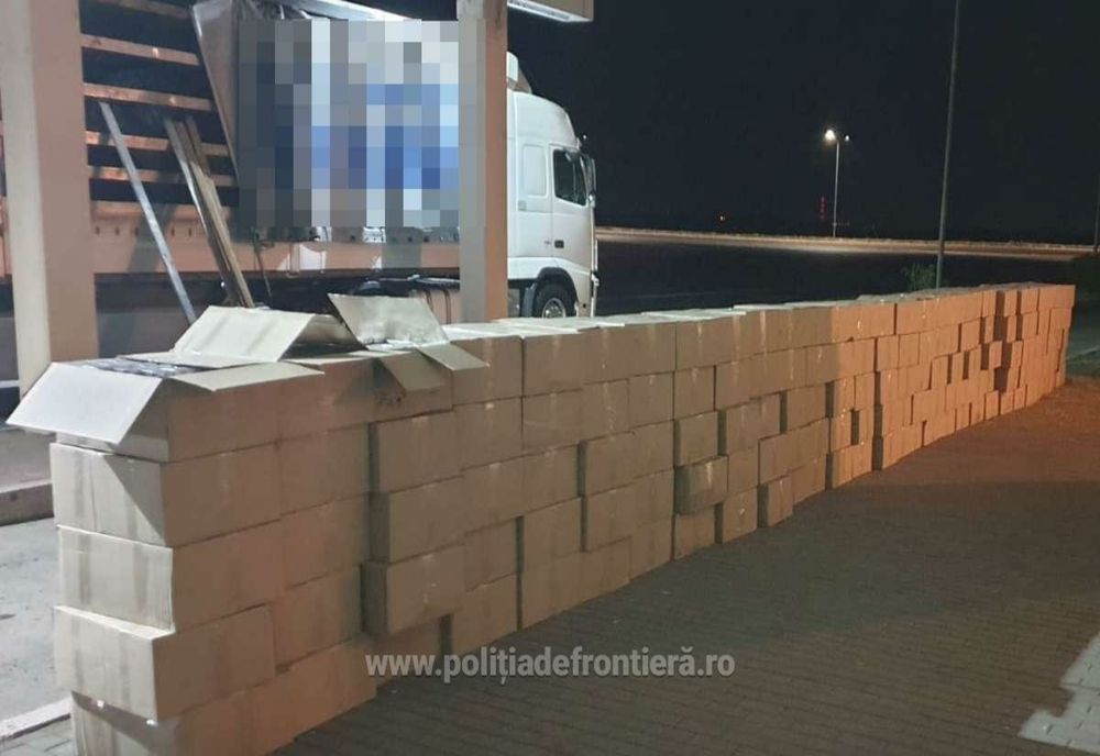 Peste 90.000 de pachete de țigări, descoperite ascunse într-un camion, la Punctul de Trecere a Frontierei Giurgiu