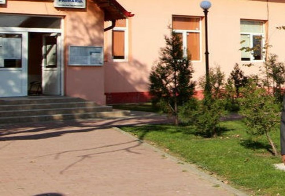 Localnic din Ogrezeni, batut în curtea primăriei de administratorul comunei pentru că a încercat să facă o fotografie