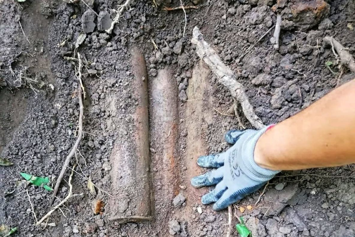 Un bărbat căuta obiecte vechi și a dat peste un proiectil