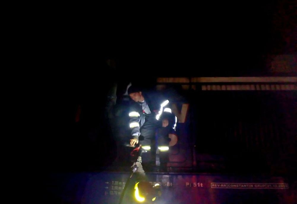 O locomotivă a luat foc în apropierea Gării Vadu Lat. Din ce cauză s-a produs incendiul