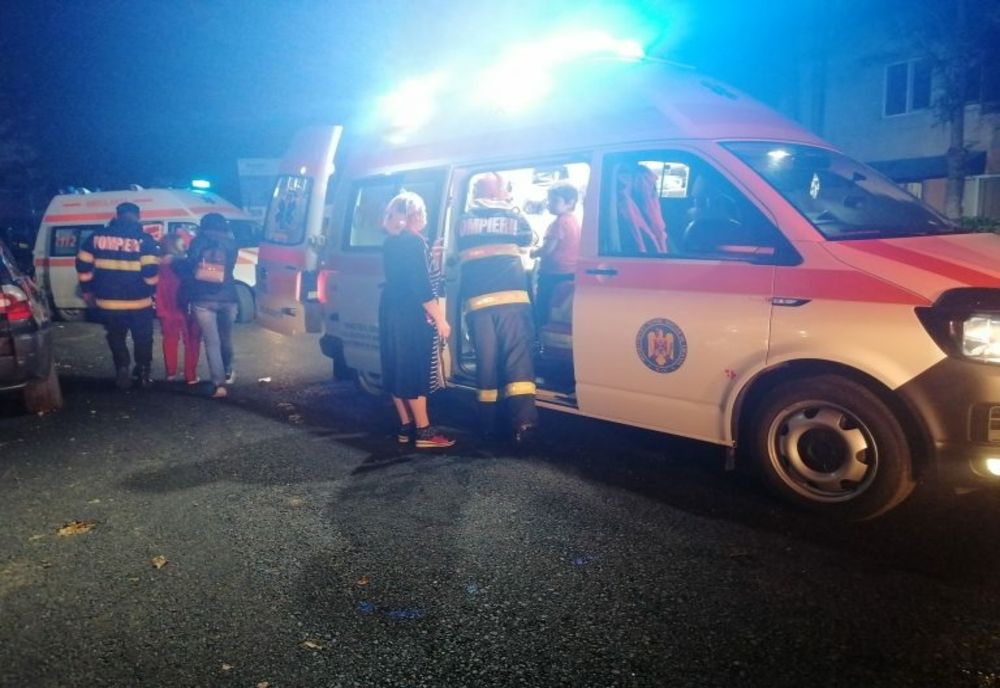 Trei minori, intoxicați cu fum, în urma unui incendiu izbucnit într-un apartament din Giurgiu