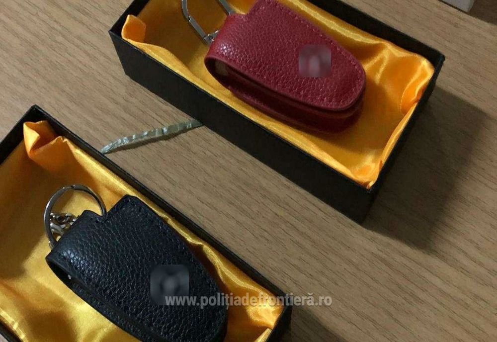 Mii de bunuri contrafăcute, confiscate de la un bulgar, la frontiera Giurgiu