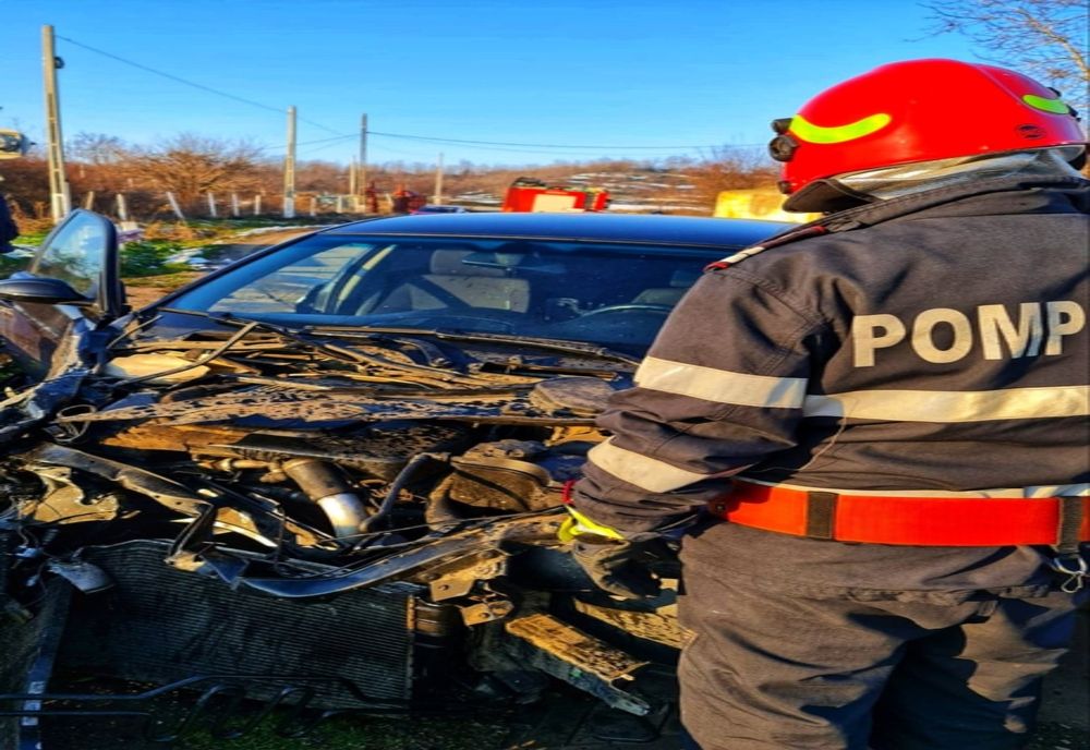 Mașină izbită de tren în Halta Oncești