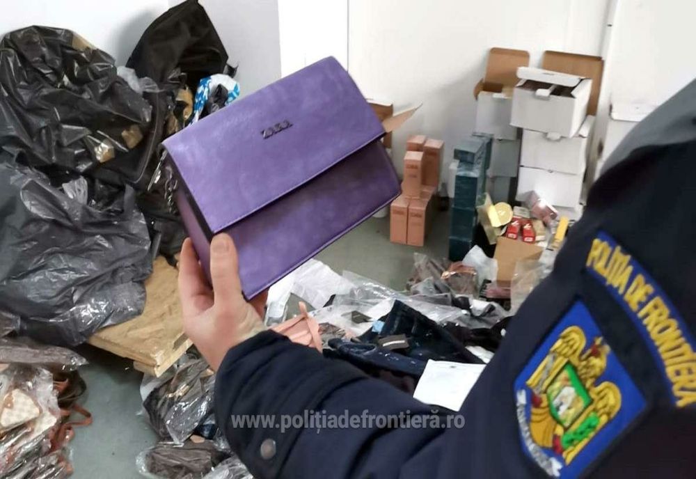 Bunuri ascunse printre bagajele pasagerilor, descoperite în P.T.F. Giurgiu