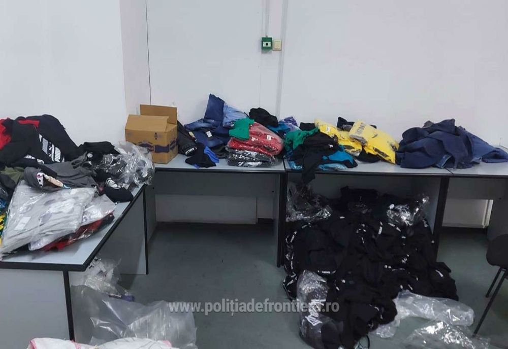 Peste 1.500 de articole vestimentare contrafăcute, confiscate de polițiștii de frontieră giurgiuveni