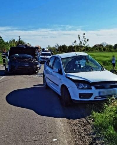 Accident rutier pe DN 41, la Frasin. Trei persoane, printre care un copil de 8 ani, au ajuns la spital
