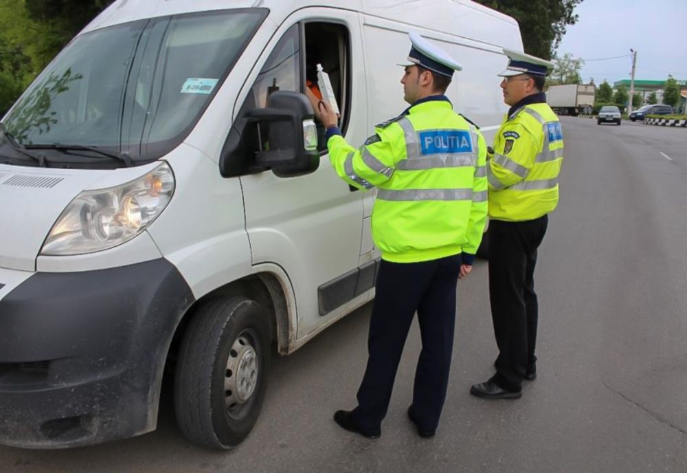 Aproape 1.200 de sancțiuni aplicate în cadrul unei acțiuni de verificare a legalității transportului de persoane și mărfuri