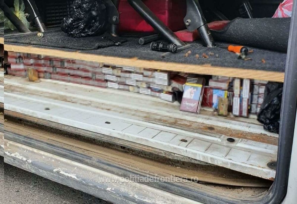 Țigarete în valoare de 10.400 de lei, ascunse într-un microbuz, descoperite la P.T.F Giurgiu
