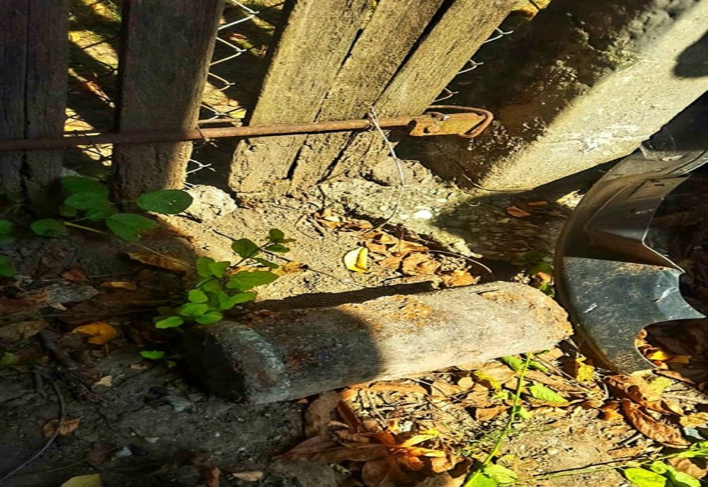 Proiectil de calibru 152 mm, găsit în curtea unui bărbat din Mihai Bravu 