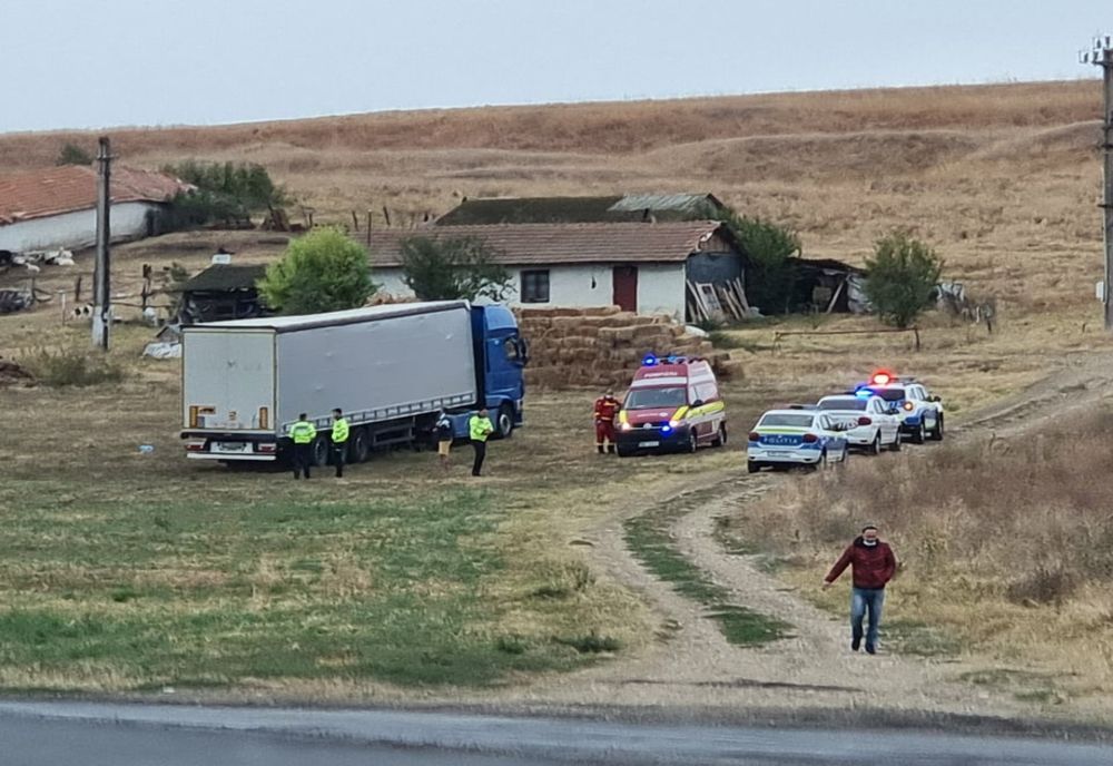 Accident pe DN 5B, în curbele de la Bălănoaia. Două autotrenuri au intrat în coliziune