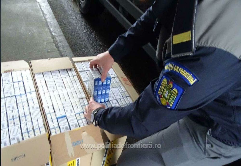 11.000 de țigarete ascunse într-un autoturism, descoperite la P.T.F Giurgiu 