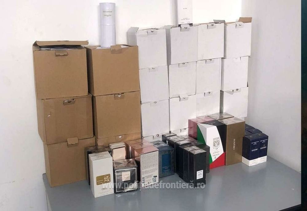 Aproximativ 1.100 de bunuri contrafăcute, descoperite în P.T.F. Giurgiu 