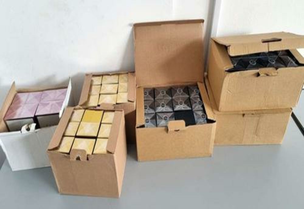 Giurgiu. Parfumuri și haine sport contrafăcute, în valoare de 177.000 lei, confiscate de polițiștii de frontieră