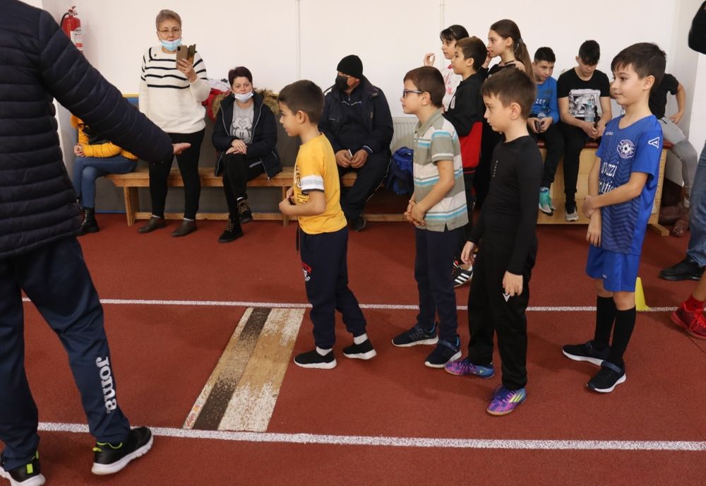 Competiție de atletism, la Giurgiu. 120 de copii s-au aliniat la start