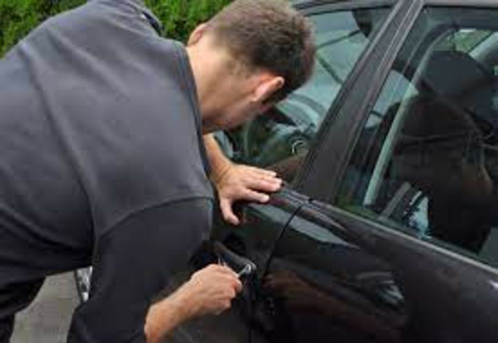 Giurgiu. Campanie antifurt din autoturisme și buzunare