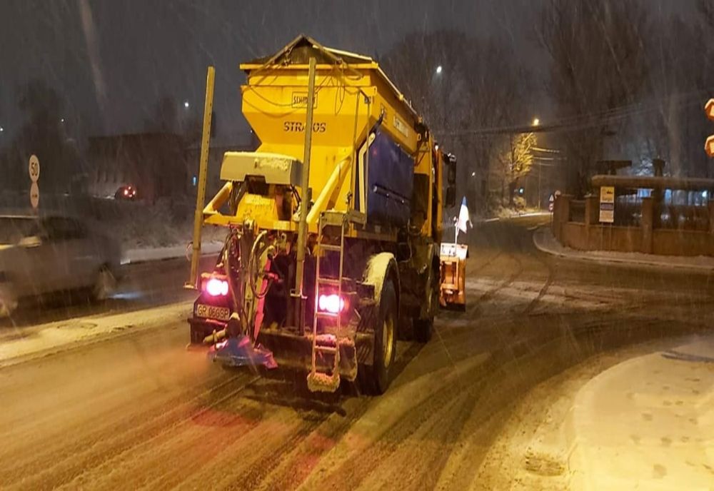 Prima ninsoare nu a provocat probleme în Giurgiu. Cu ce utilaje s-a acţionat