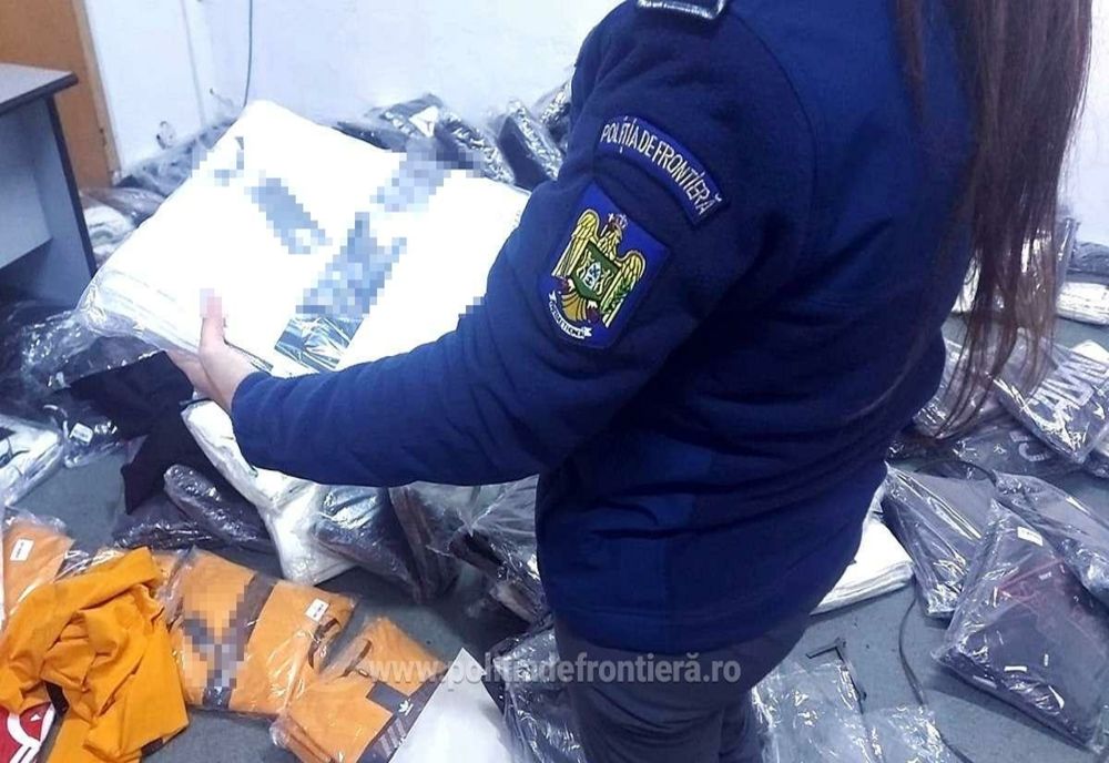 Giurgiu. Bunuri contrafăcute de peste 270.000 lei, confiscate din două autocare