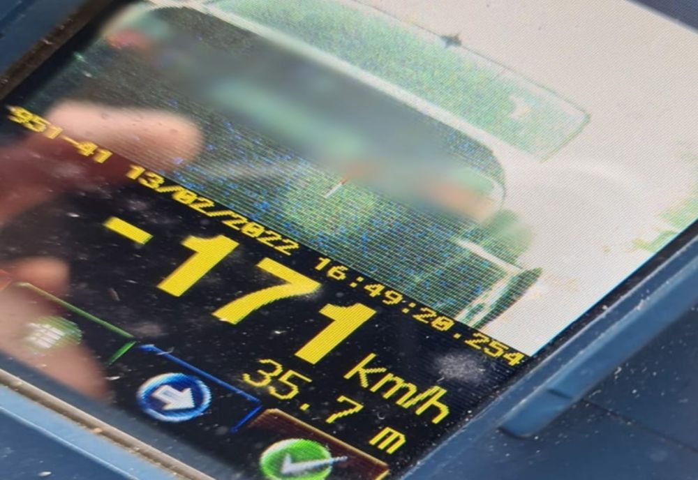 Șofer din Giurgiu, prins circulând cu 171 km/oră în localitate 