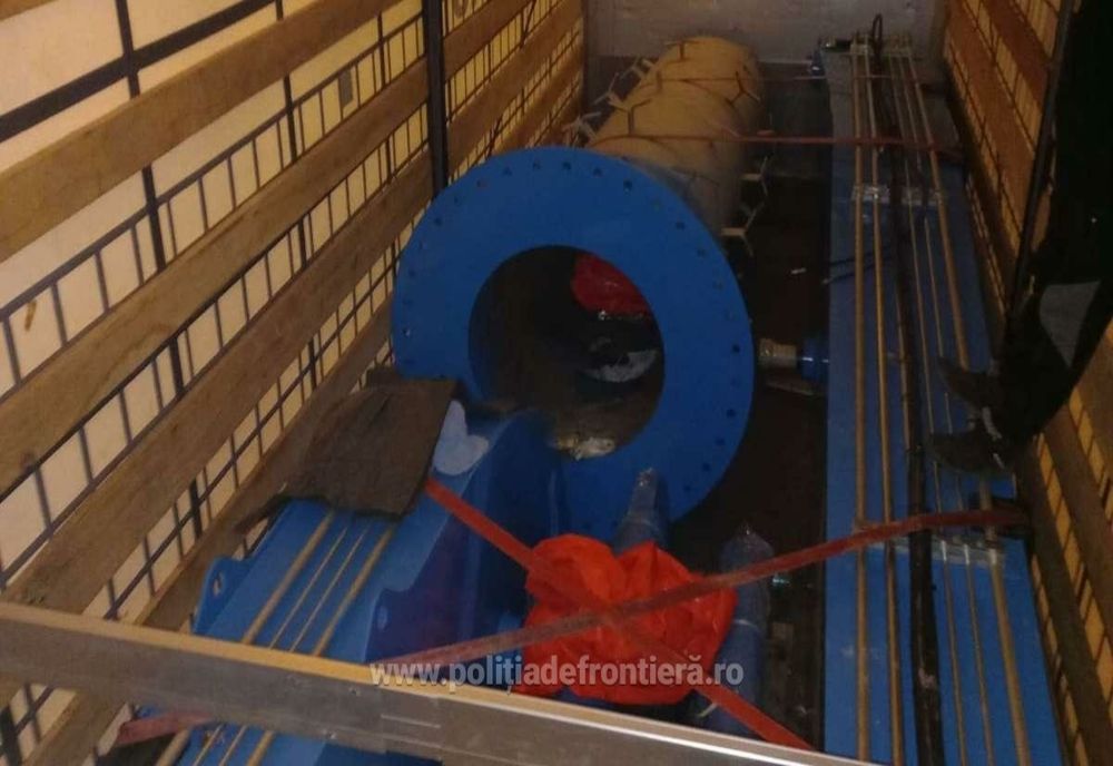 Patru cetățeni afgani, depistați ascunși într-un autocamion, la PTF Giurgiu 