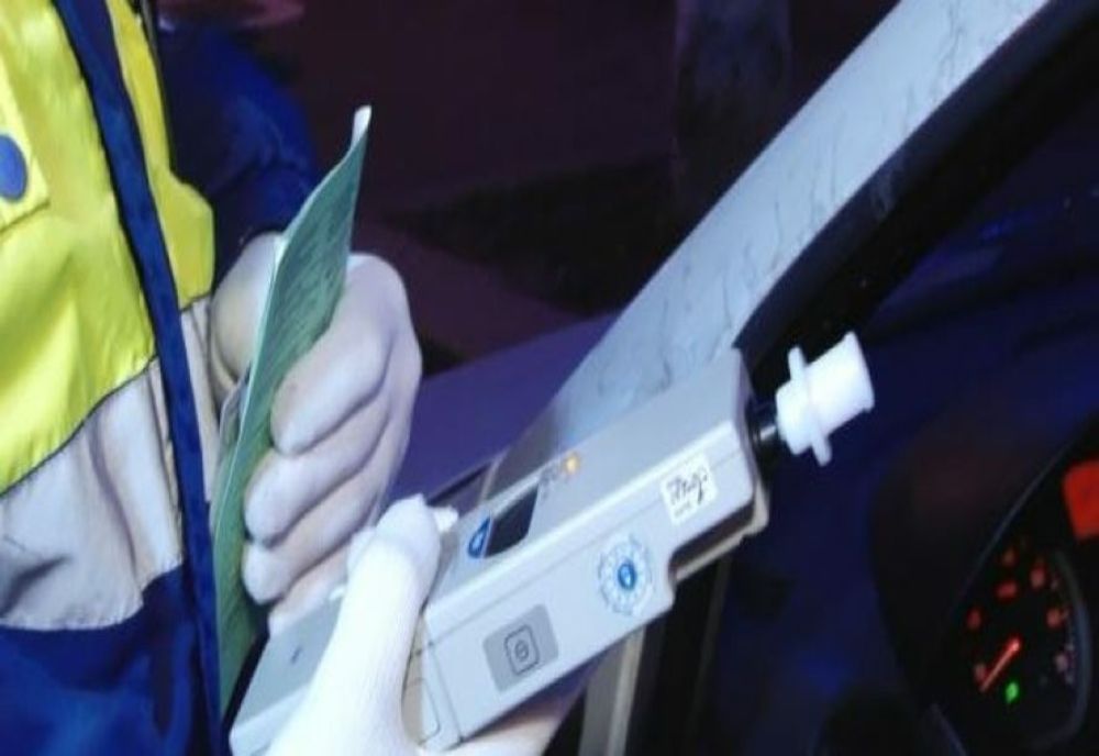 Tânără de 33 de ani, prinsă băută pe o stradă din Giurgiu