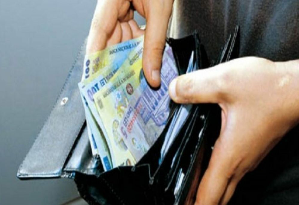 De Paște, patronii le pot da angajaților cadouri de până la 300 de lei. Acestea nu se impozitează