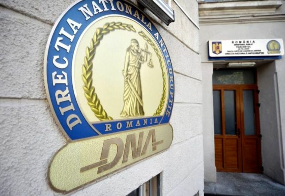 Bărbat arestat după ce ar promis că poate influenţa procurori şi judecători pentru soluţii favorabile în dosare