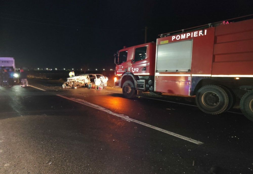 Accident grav pe DN 6, la Ghimpaţi. Patru tineri transportați la spital de urgență