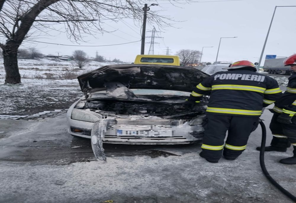 Giurgiu. Autoturism în flăcări pe DN 5! Pompierii intervin!