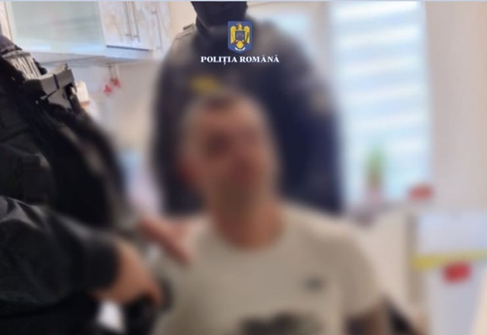 Bărbatul din Giurgiu care a tras cu arma de la fereastră a fost reținut. Ce au descoperit polițiștii la percheziții 