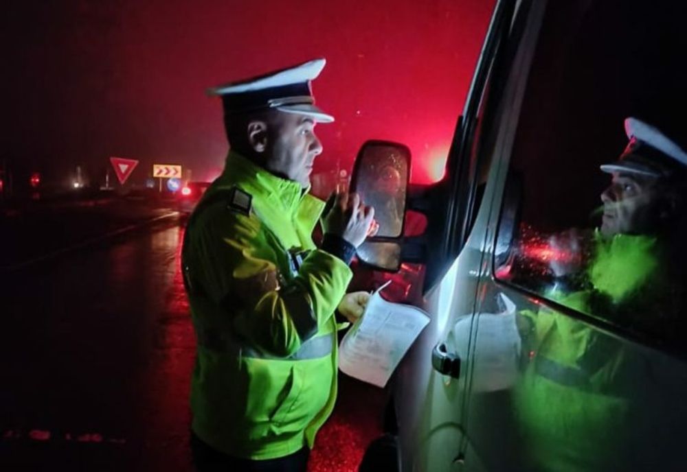 Giurgiu. Acțiune a polițiștilor rutieri pentru verificarea legalității transportului de persoane