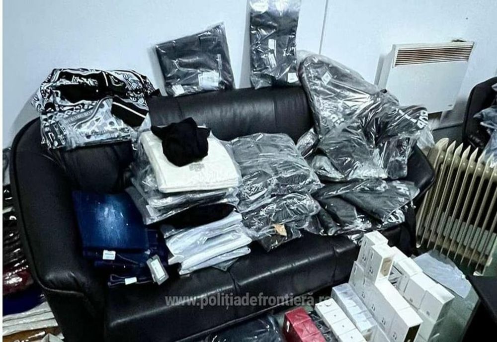 Mii de articole vestimentare, încălţăminte şi parfumuri contrafăcute, confiscate la PTF Giurgiu