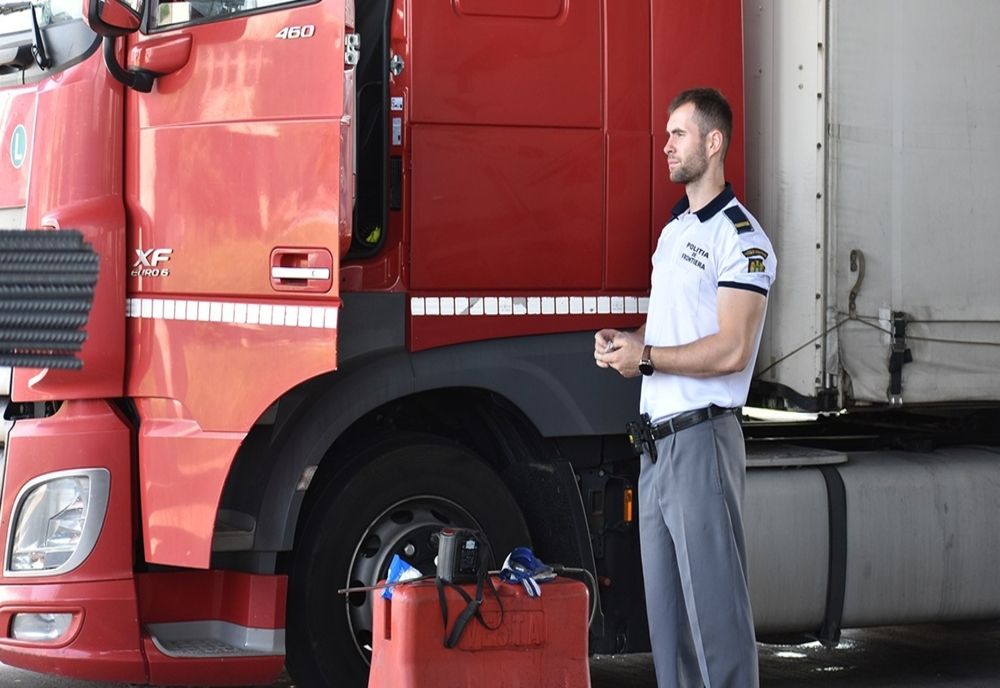 Peste 39 de tone de deşeuri din material plastic şi feroase, descoperite la PTF Giurgiu