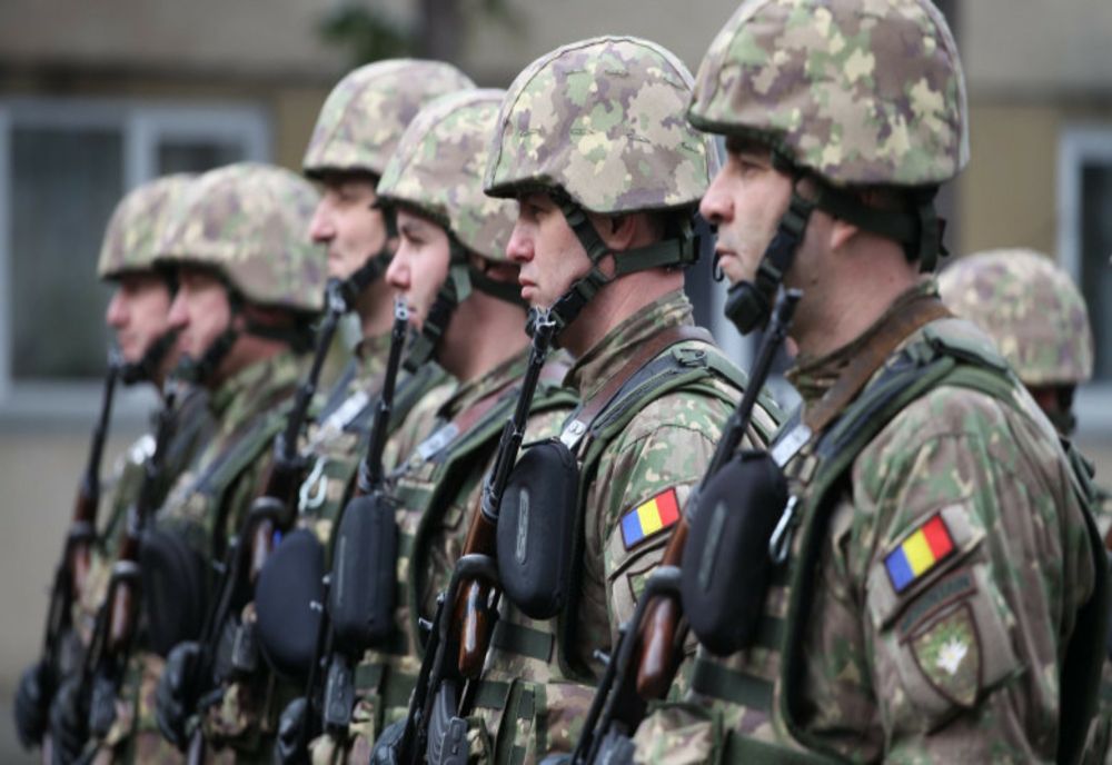 MAPN: APROXIMATIV 2.200 DE SOLDAŢI PROFESIONIŞTI AU DEPUS JURĂMÂNTUL MILITAR
